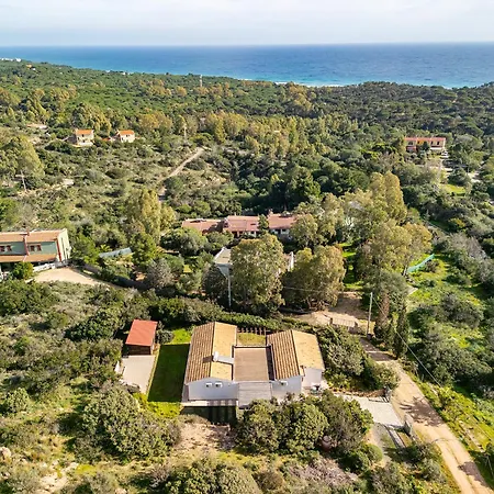 Chiara, Retreat Southsardiniaholidays פורט וילג'
