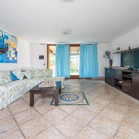 Chiara, Retreat Southsardiniaholidays * פורט וילג'